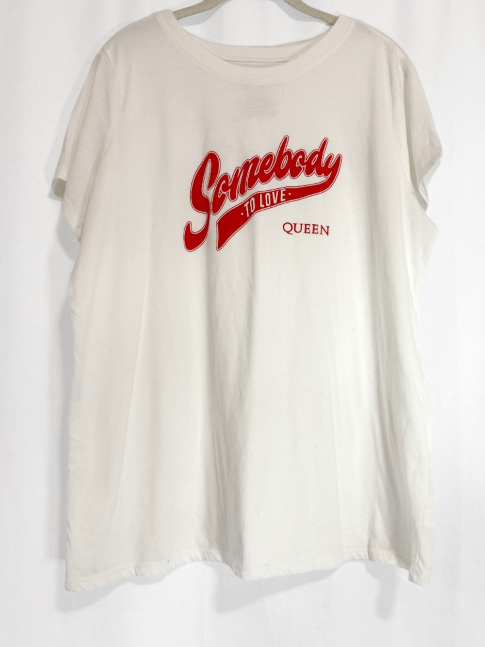 Torrid Queen Somebody to Love Classic Fit Graphic Tee Size 1X